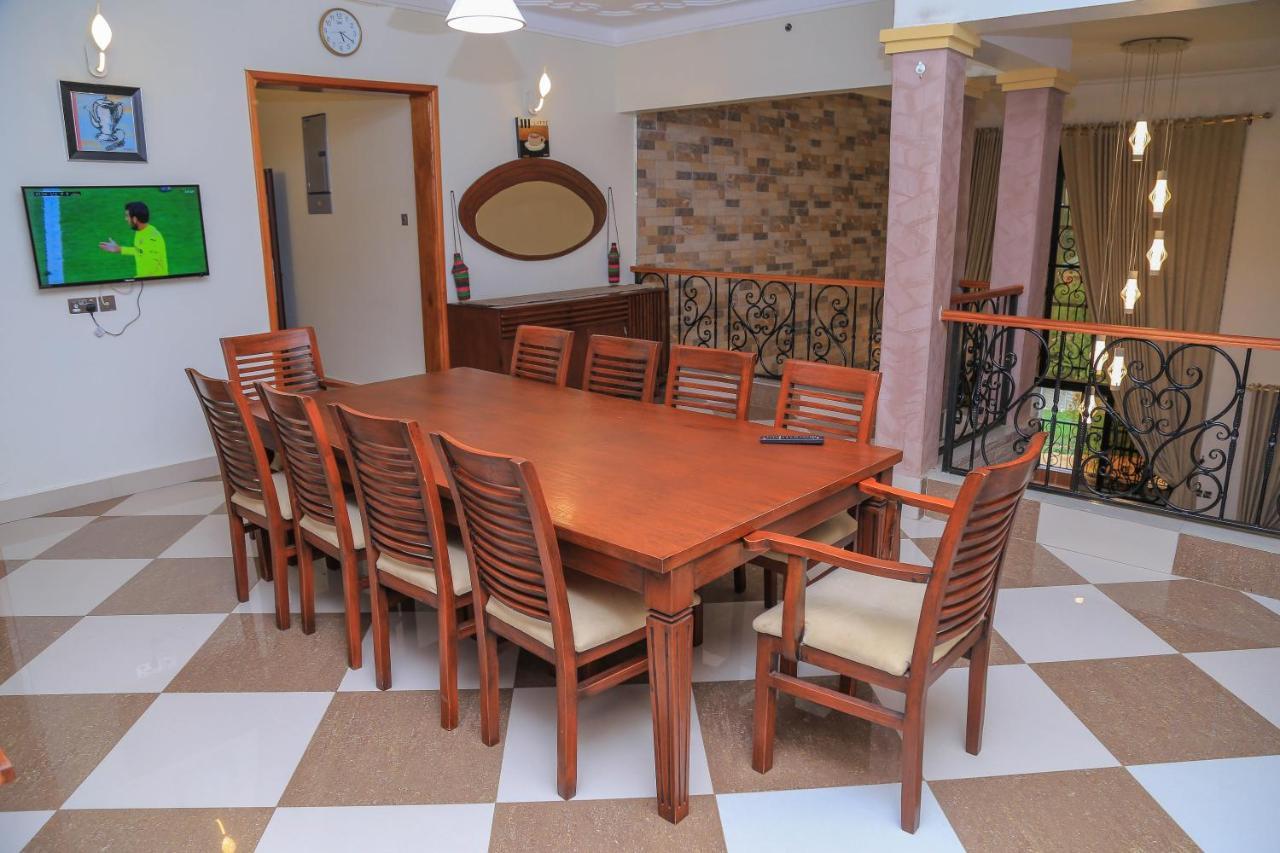 Fort Heights Homestay フォート・ポータル エクステリア 写真