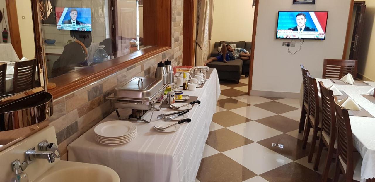 Fort Heights Homestay フォート・ポータル エクステリア 写真