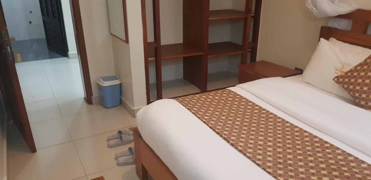 Fort Heights Homestay フォート・ポータル エクステリア 写真
