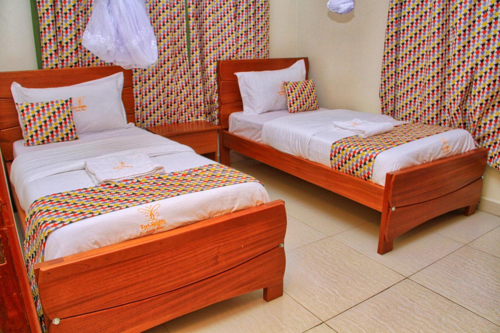 Fort Heights Homestay フォート・ポータル 部屋 写真
