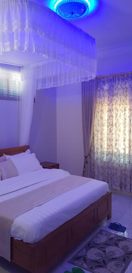 Fort Heights Homestay フォート・ポータル エクステリア 写真