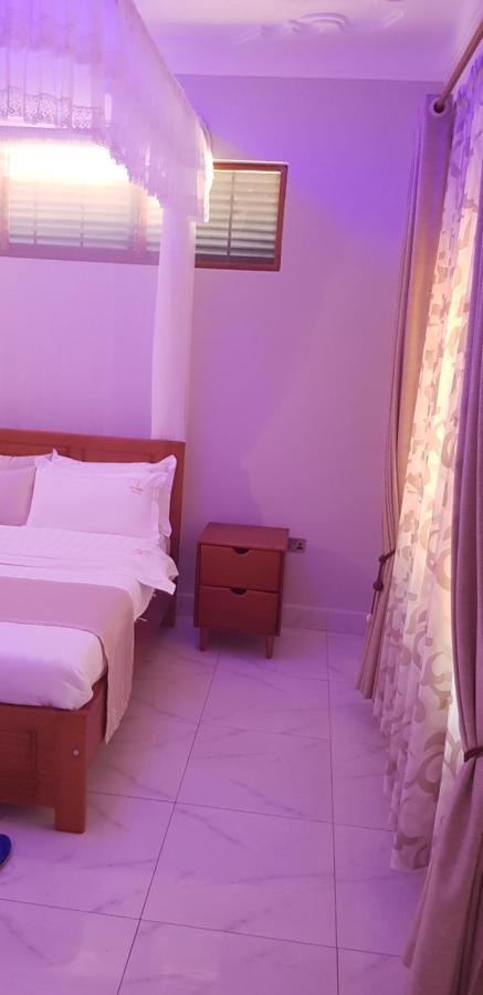 Fort Heights Homestay フォート・ポータル エクステリア 写真